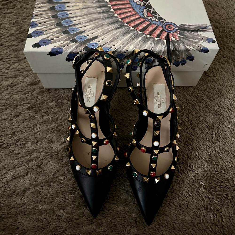 Valentino Garavani limited edition “Rockstud Rolling” Pump